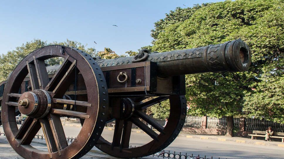 300 किलो की तोप चोरी