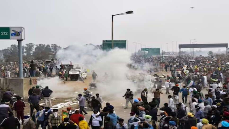 किसान आज रेल रोकेंगे, चंडीगढ़ में सरकार के साथ मीटिंग