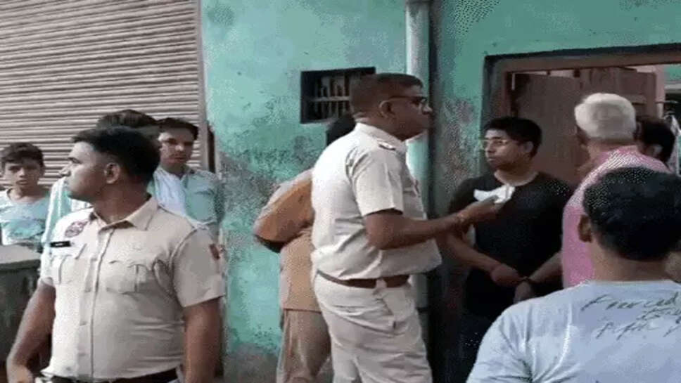 युवक ने अपनी पत्नी, बेटा व बेटी की हत्या कर किया सुसाइड