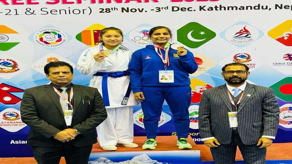 भिवानी की बेटी दीपिका ने साऊथ एशियन कराटे चैंपियनशिप में जीता सिल्वर मैडल