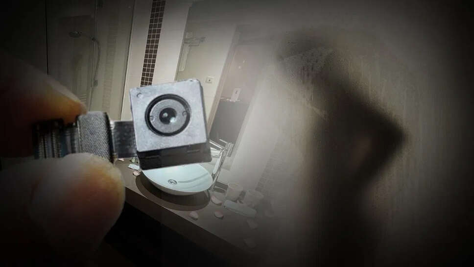 PG के बाथरूम में लगाया हिडन कैमरा,युवती और उसका बॉयफ्रेंड गिरफ्तार