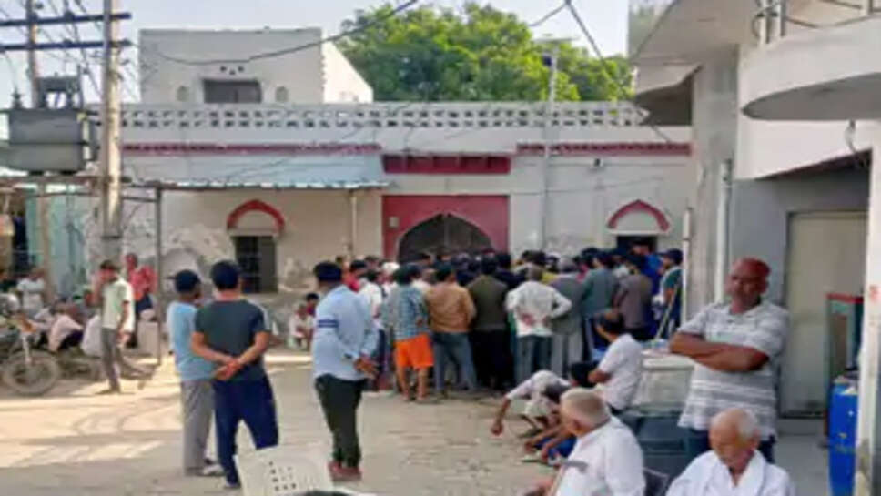 पति सहित 3 बच्चों की हत्या, मां पर आरोप