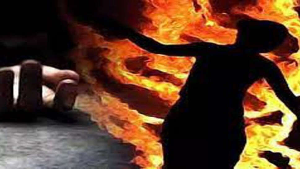 शॉर्ट सर्किट से घर में लगी आग, जिंदा जल गई महिला