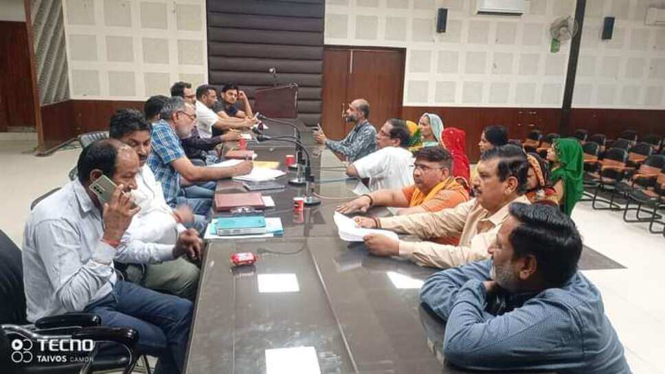 भिवानी: खुले दरबार में पहुंची पेयजल, सीवरेज व बिजली से संबंधित समस्याएं