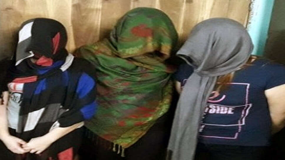 किराए के मकान में सैक्स रैकेट,रेड