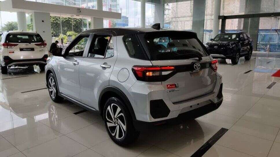 Toyota Raize दमदार कार हुई लांच, जानें क्या है कीमत और फिचर्स
