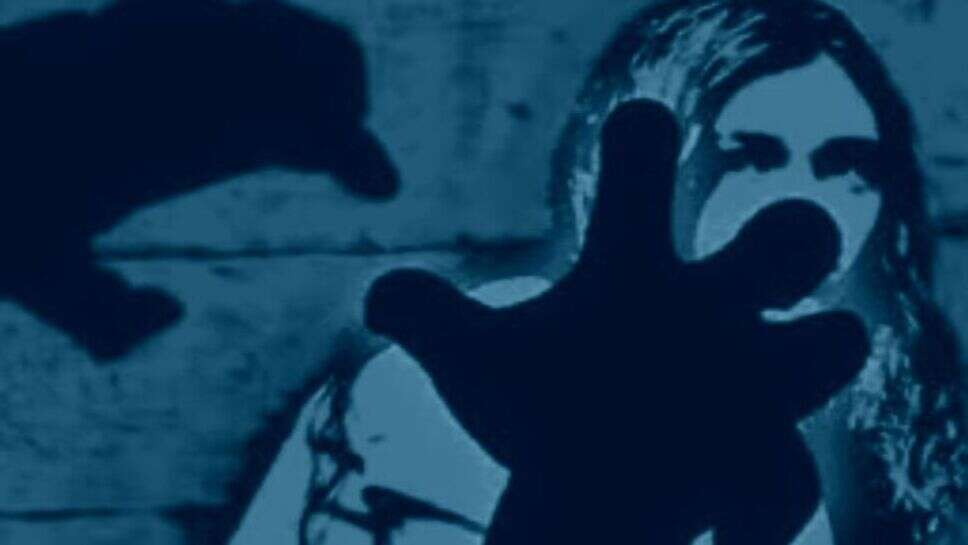 जमीन के झगड़े में 22 साल के युवक को चाकू से गोद डाला