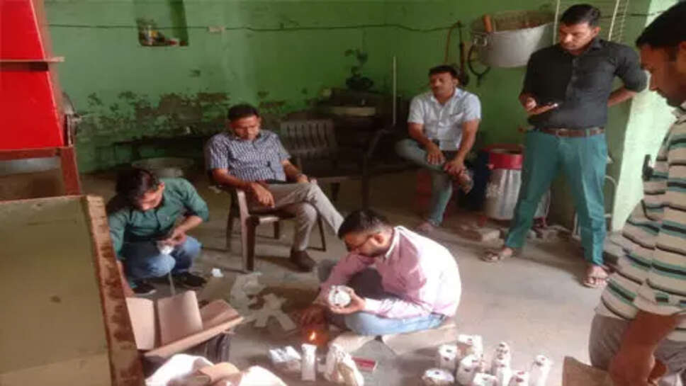 दुग्ध यूनिट पर सीएम फ्लाइंग का छापा