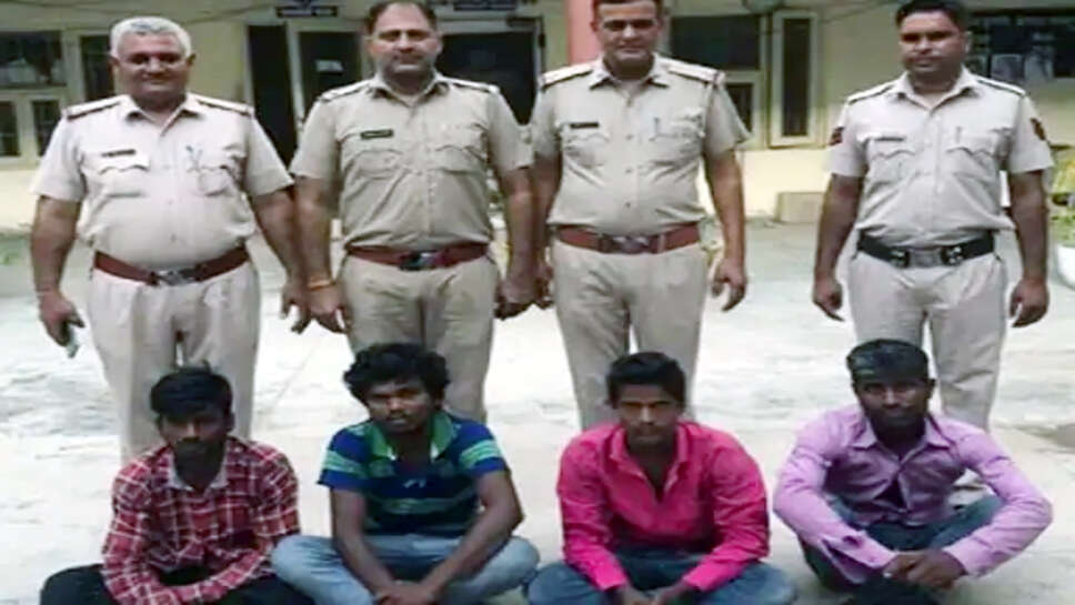 मां के सामने नाबालिक बहनो से गैंगरेप करके की थी हत्या, 4 को फांसी