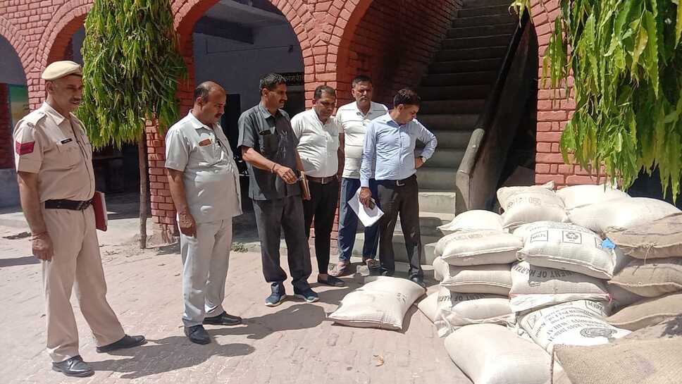 भिवानी सीएम फ्लाईंग ने हनुमान ढाणी स्कूल में मारा छापा