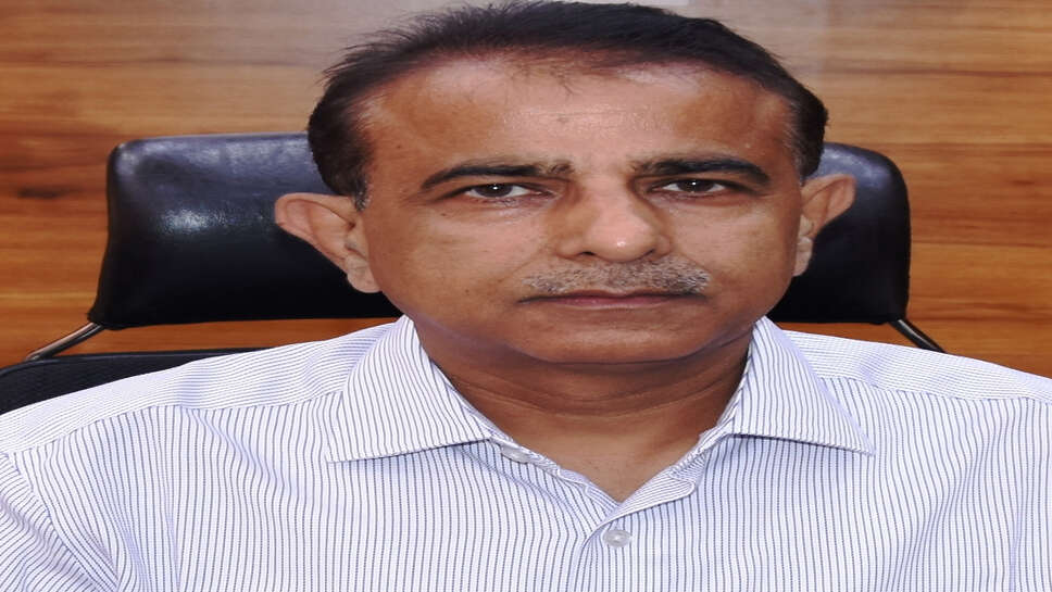 जिला में प्रत्येक पात्र नागरिक का बने गोल्डन कार्ड : डी सी नरेश नरवाल