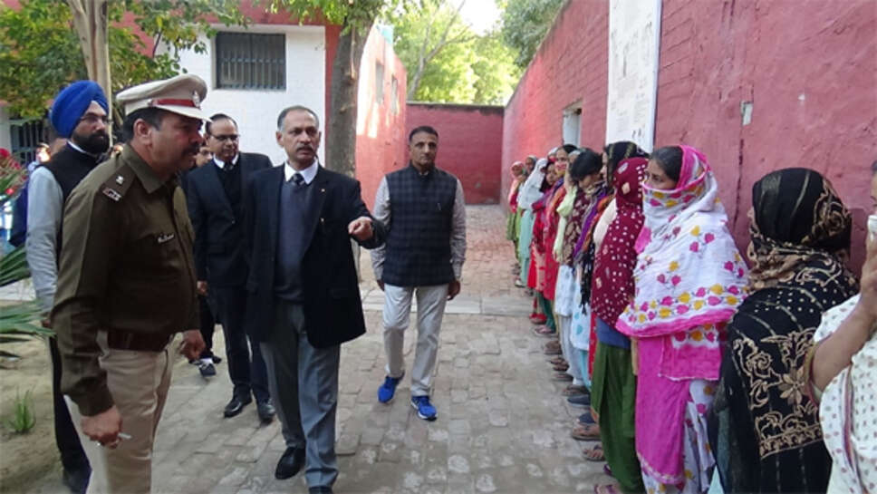 जिला एवं सत्र न्यायाधीश दीपक अग्रवाल ने किया जेल का औचक निरीक्षण किया