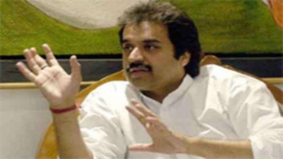 विवेक बंसल से मिले कुलदीप बिश्नोई, पार्टी ने संतुष्ट नहीं किया तो छोड़ सकते हैं कांग्रेस