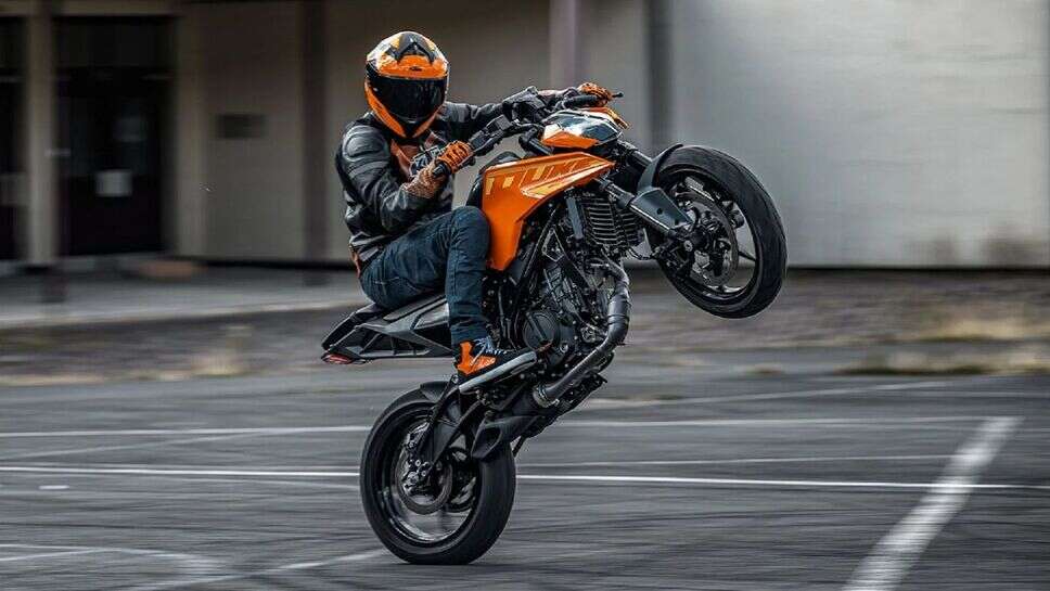 KTM 250 Duke के 2024 मॉडल पर मिल रही है 20,000 रुपये की छूट, जानें कीमत और फीचर्स