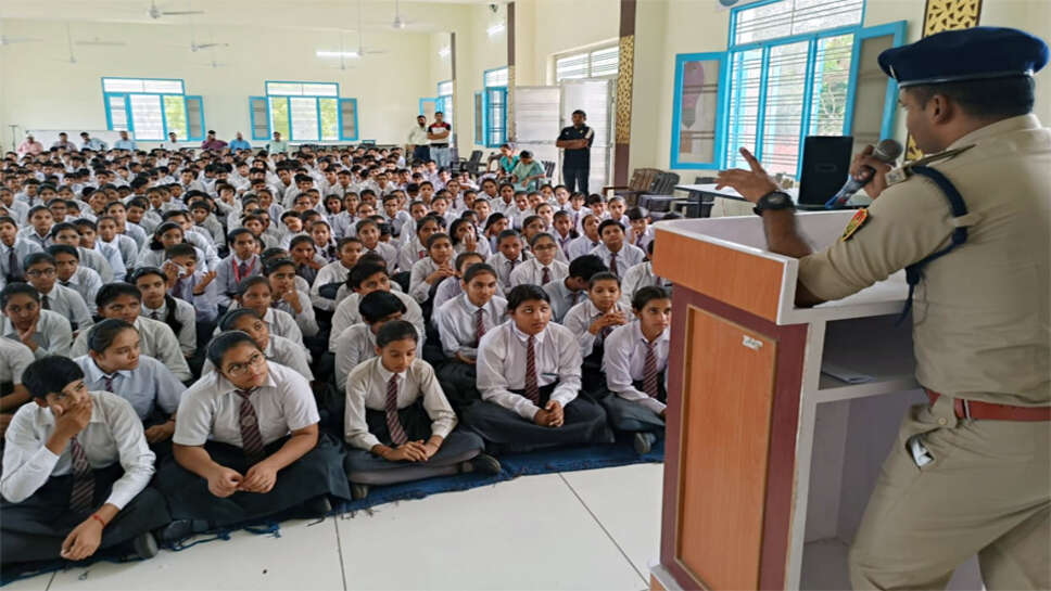 नशे की गर्त में जा रही युवा पीढ़ी को बचाना जरूरी : एएसपी लोगेश कुमार