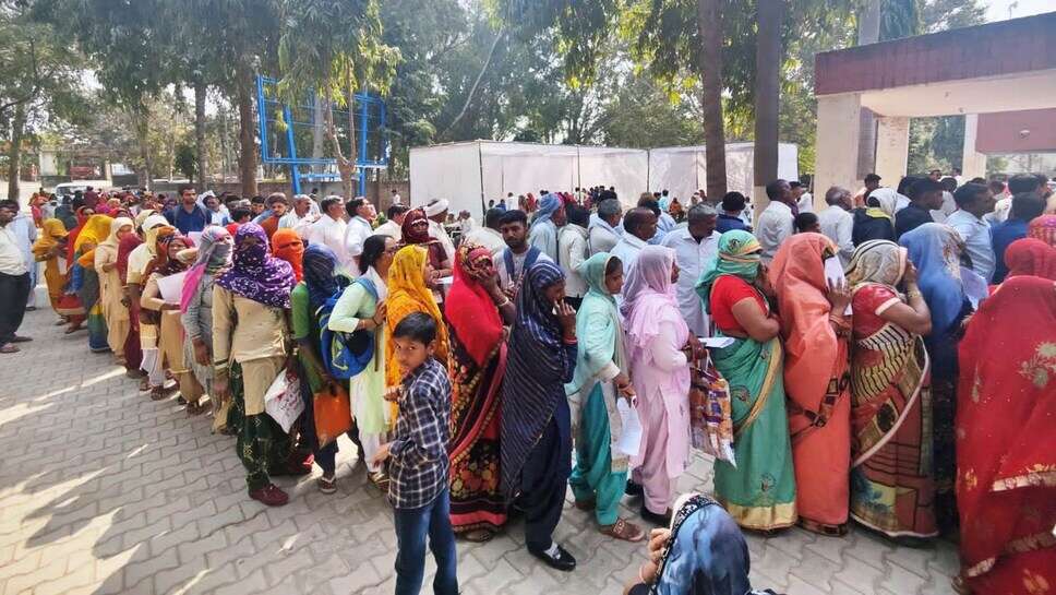 परिवार की आमदनी बढाने के लिए अंत्योदय मेले में उमड़ी भारी भीड़