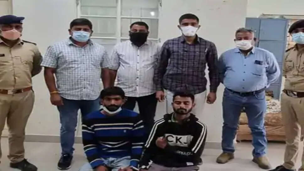 गुजरात में विवादित पोस्ट पर युवक की हत्या:अहमदाबाद के मौलवी समेत तीन गिरफ्तार, शॉर्प शूटरों को मुहैया करवाई थी पिस्टल और 5 कारतूस