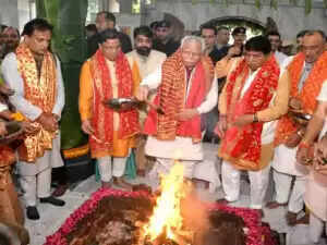 मनसा देवी मंदिर पहुंचे मुख्यमंत्री,प्रदेशवासियों के शक्ति-सामर्थ्य-समृद्धि की कामना की