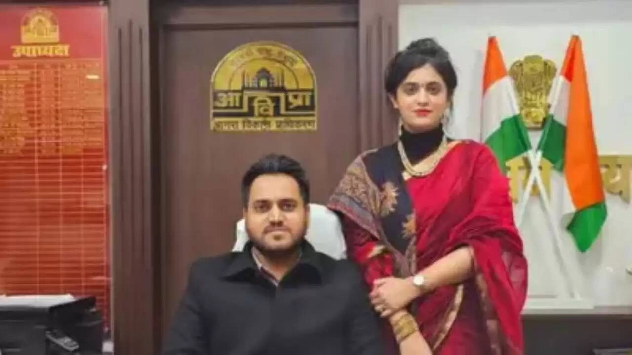 कोटा में हुई मुलाकात, IIT में हुआ प्यार, अफसर बनते ही दोनों ने करली शादी