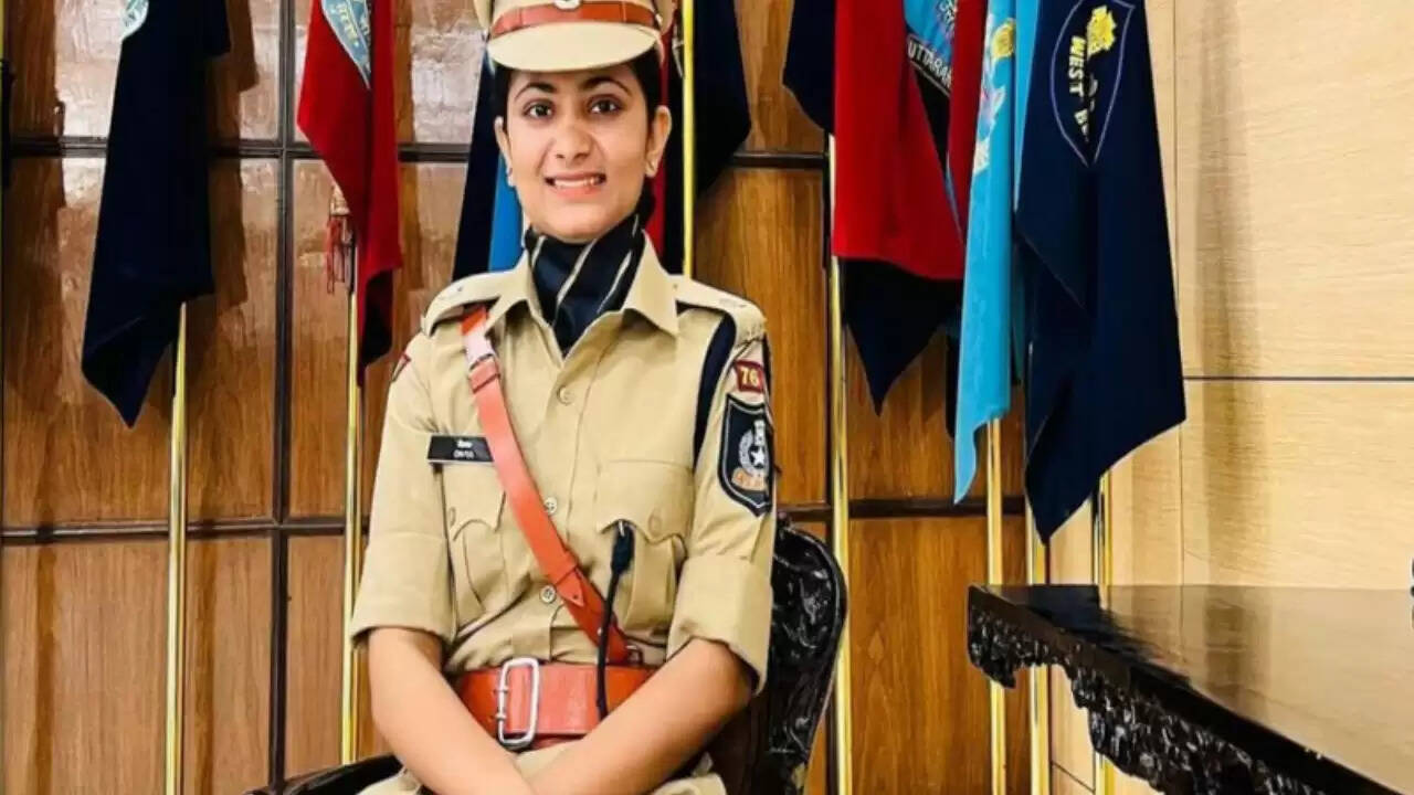IAS divya tanwar