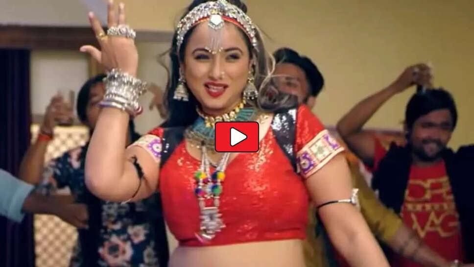 पांव में घूंघरू बांधकर रानी चटर्जी