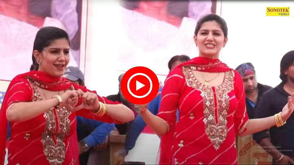 'हवा कसूती' गाने में सपना चौधरी ने लचकाई ऐसी कमर, भीड़ हो गई बेकाबू, देखें वीडियो