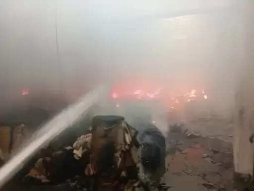 हरियाणा की IMT मानेसर की एक फैक्ट्री में लगी भीषण आग
