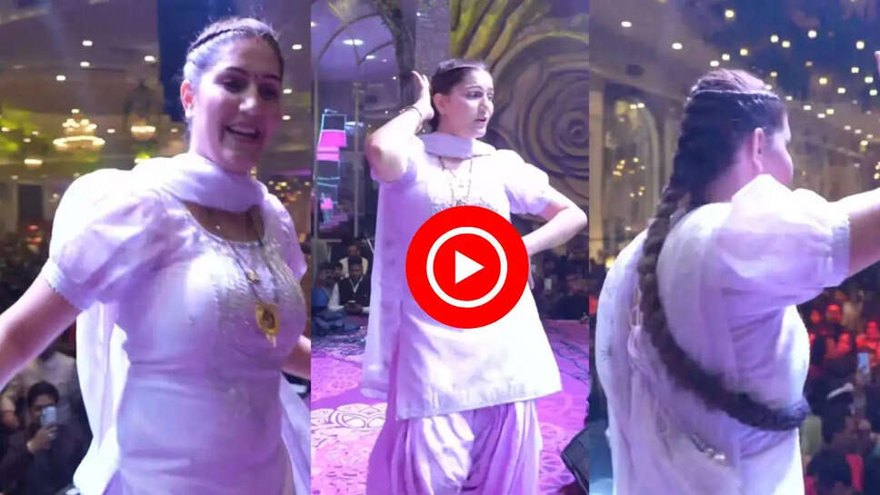 सपना चौधरी ने 'फौजी फोजन' गाने पर मचाया धमाल, देखने आ गया पूरा गांव