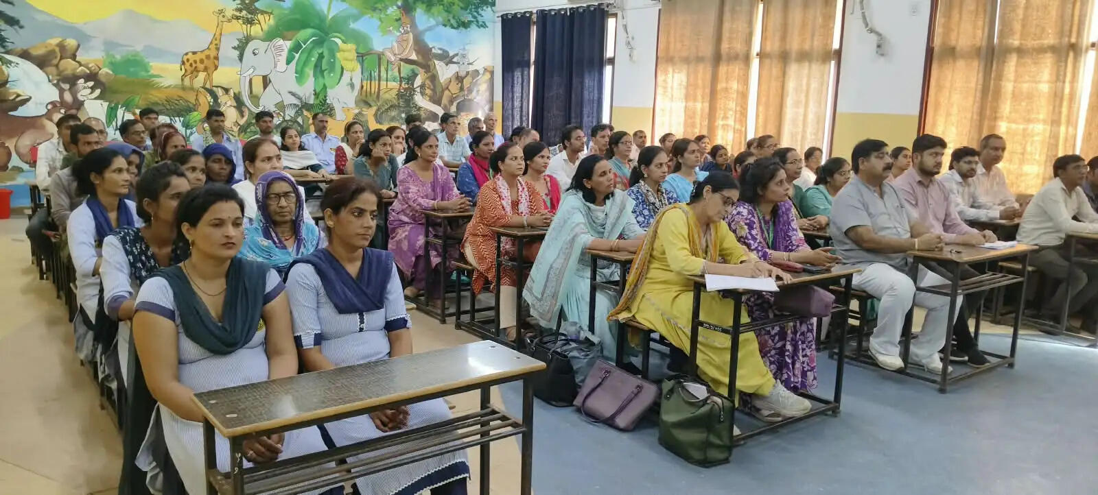 पब्लिक स्कूल