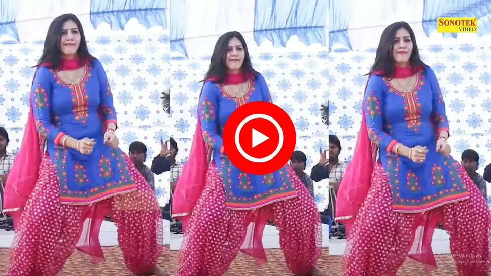 हरियाणवी देसी क़्वीन ने स्टेज पर खूब लचकाई कमर, डांस देखने आ गया पूरा गांव&nbsp;