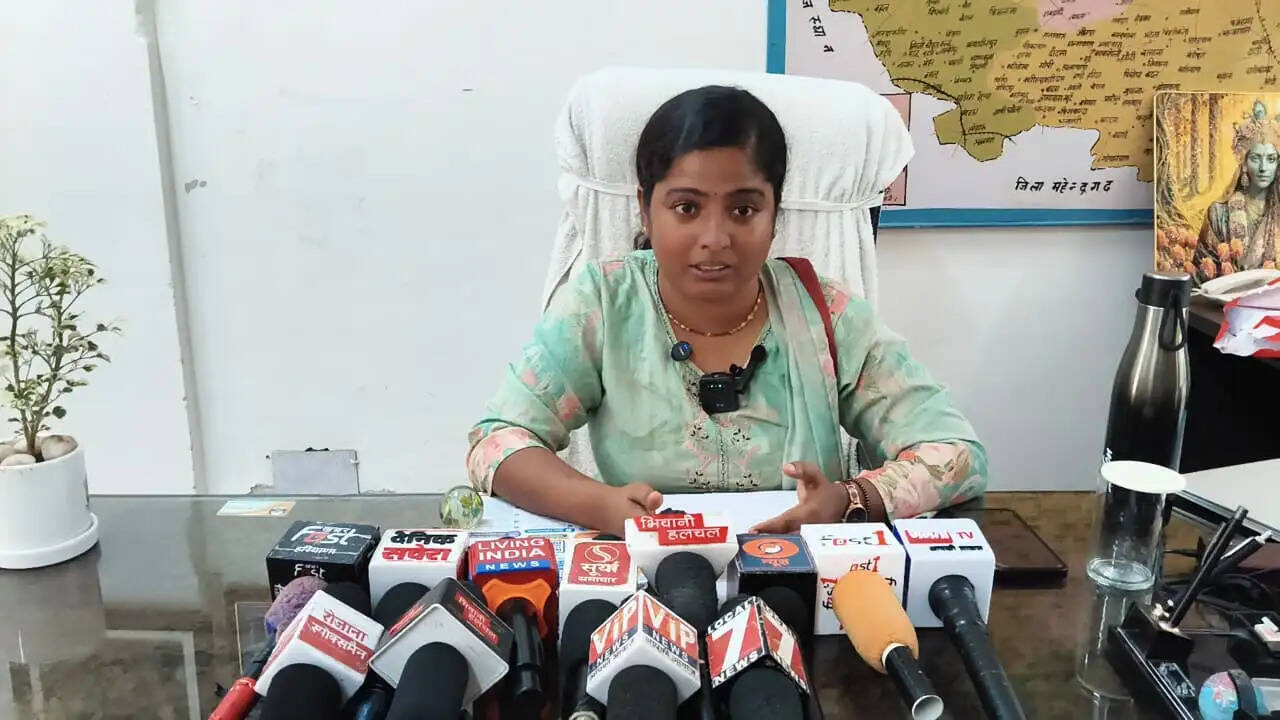 &nbsp;जिला युवा