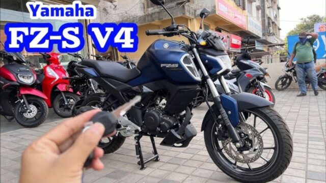 FZS FI V4 बाइक